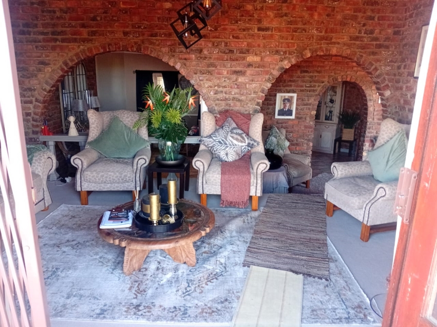 6 Bedroom Property for Sale in Heiderand Western Cape